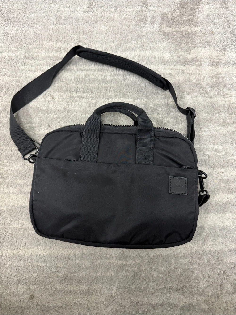 Incase Black Laptop Briefcase with Removable Shoulder Strap